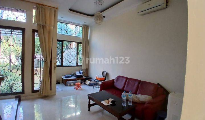 Sewa Rumah Bagus 2 Lt Mezanine
komplek Gading Park View
kelapa Gading Jakarta Utara 2