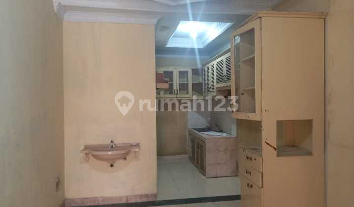 For Rent 3-Story House Ready to Occupy Pulo Asem, East Jakarta