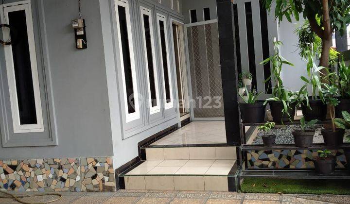 Dijual rumah bagus murah 2 lantai di Jati Kramat, Perum Cahaya Kemang Permai, Bekasi 2