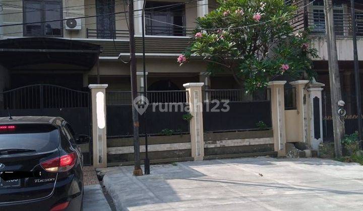 Dijual rumah 2 lt. semi furnished di Harapan Indah, Kota Bekasi.
 1