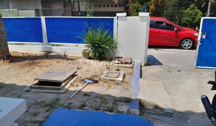 Disewakan Rumah 2 lantai di Taman Modern Cakung Jakarta Timur

 2