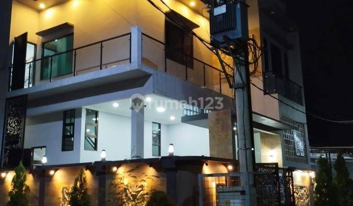 Dijual rumah baru hook  2,5 lantai di cluster Grand Mahkota Babelan Bekasi,
 1