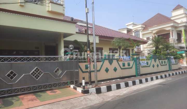 Dijual Rumah Mewah di Cempaka Putih Tengah, Jakarta Pusat. Dijual Rumah Mewah di Cempaka Putih Tengah, Jakarta Pusat.