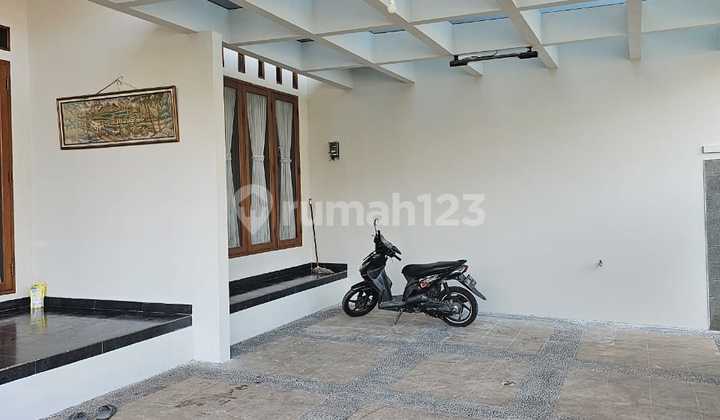Dijual Rumah Besar Hook 2 Lantai Metland Jakarta Timur . 2