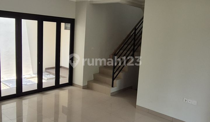 For Sale: Move-in Ready House in the Regia Residence Cluster, Summarecon Crown Gading, Bekasi 2