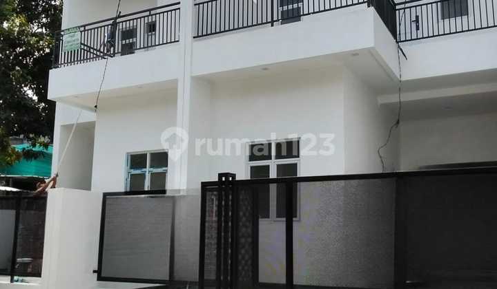 Dijual Rumah Baru Siap Huni Tersedia 2 Unit, Di Harapan Indah Bekasi .