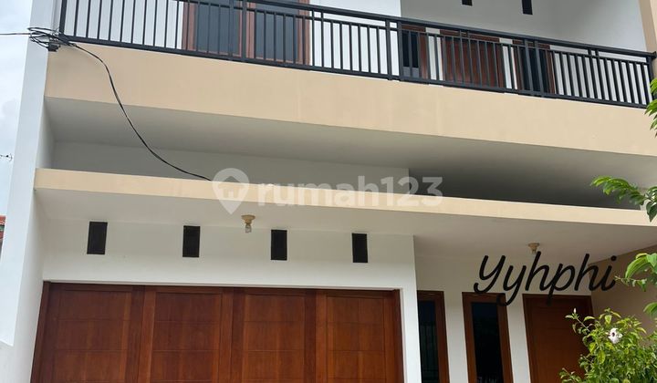 Dijual Rumah Siap Huni 2 Lantai Di Cluster Harapan Indah Bekasi.