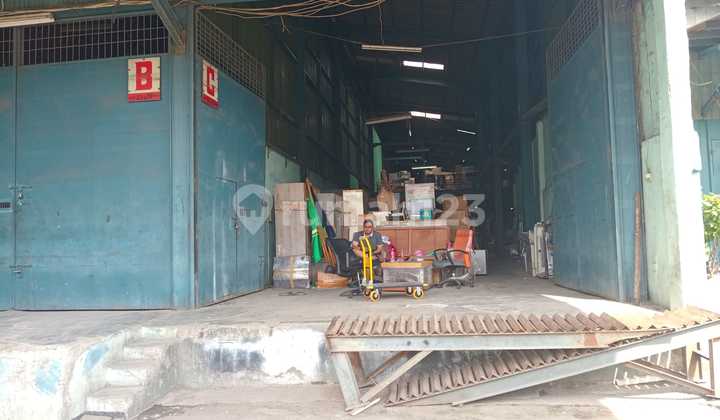 Warehouse for Rent Ready in Jatinegara Kaum, Cakung Sub-district, East Jakarta