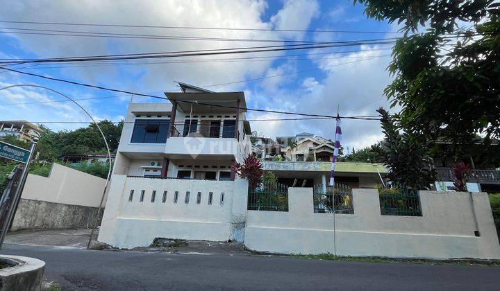 Dijual 2 Unit Rumah 1 Kavling Di Kampus Unsrat Malalayang, Manado, Sulawesi Utara.
 2