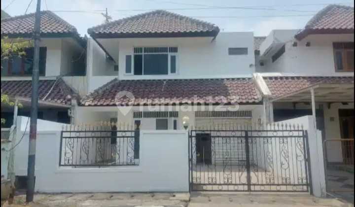 For Sale Ready-to-Live-in House in Metland Ujung Menteng Housing Complex, Cakung, East Jakarta