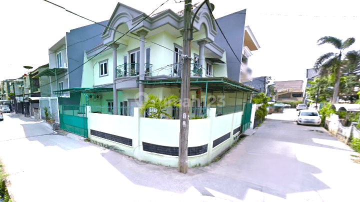Rumah Hook. Taman Ratu. 2 Lantai. 13x14. Jalan 2 Mobil 2