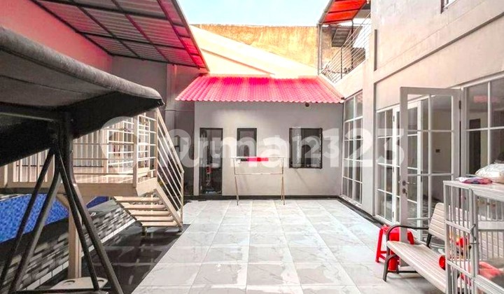 Rumah Tomang 2.5 Lantai. 12.5X25. Swimming Pool. Jalan Lebar 3 Mobil. Siap Huni Rumah Tomang 2.5 Lantai. 12.5X25. Swimming Pool. Jalan Lebar 3 Mobil. Siap Huni