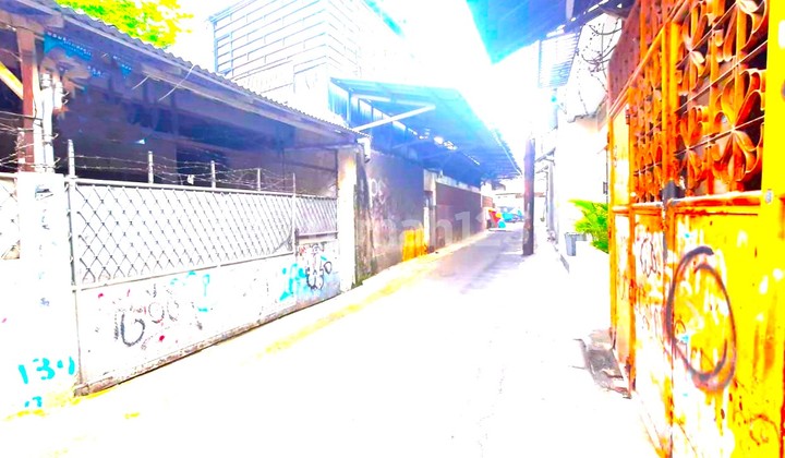 Rumah Tua Cideng. 9X17. Masuk Mobil 2