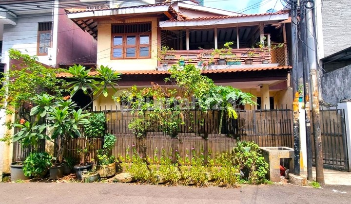 Rumah Tomang. 2 Lantai. 10x17. Jalan 2 Mobil 1