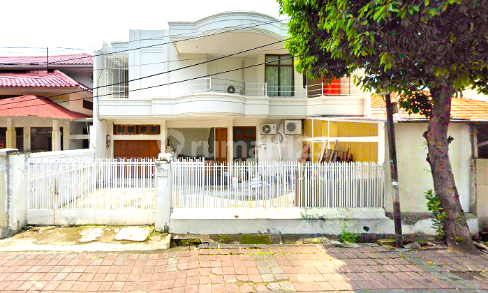 Rumah Tomang 2.5 Lantai. 12.5X25. Swimming Pool. Jalan Lebar 3 Mobil. Siap Huni 2