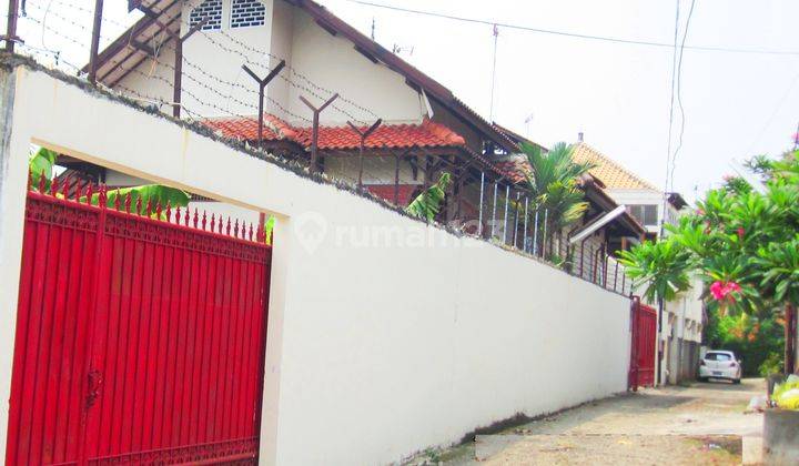 Rumah Jati Padang. 3 Lantai. Luas. 600. M2. Jalan 2 Mobil. Dkt Mesjid 2