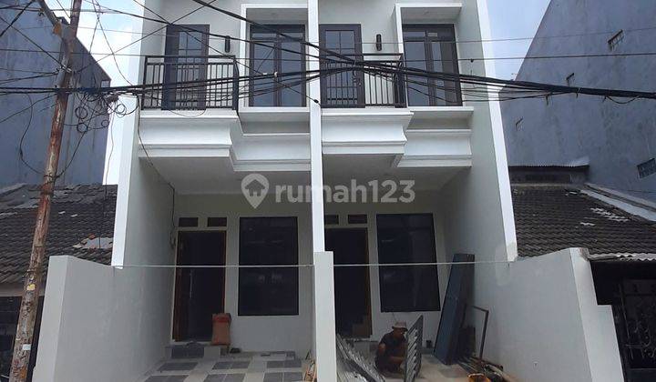 Rumah Baru Taman Ratu. 4 Lantai. 3x16. Jalan Lebar 3 Mobil. Siap Huni 2