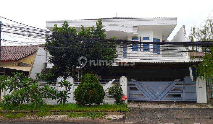 Rumah Taman Ratu Duri. 2 Lantai. 16x25. Jalan 4 Mobil.nego Sampai Jadi 1