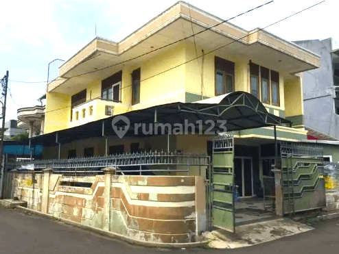 Rumah Hook Taman Ratu 2.5 Lantai. 13x16. Jalan 2 Mobil. Siap Huni 2