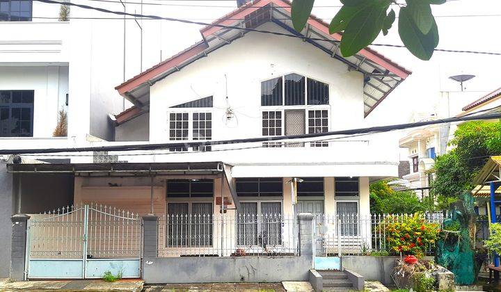 Rumah Tua Hook Tanjung Duren 2 Lantai. 13x20. Jalan Lebar 3 Mobil 1