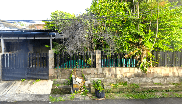 Rumah Tua Hook. Taman Ratu. 13x15. Jalan Lebar 3 Mobil 1