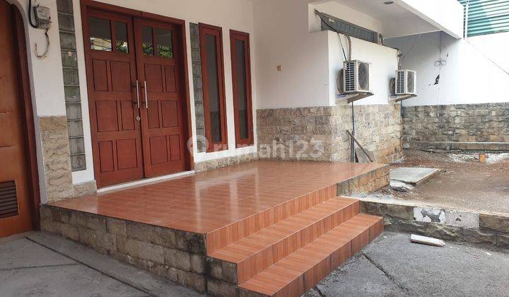 Rumah Tomang 2 Lantai. 13x20. Jalan 2 Mobil. Siap Pakai 1