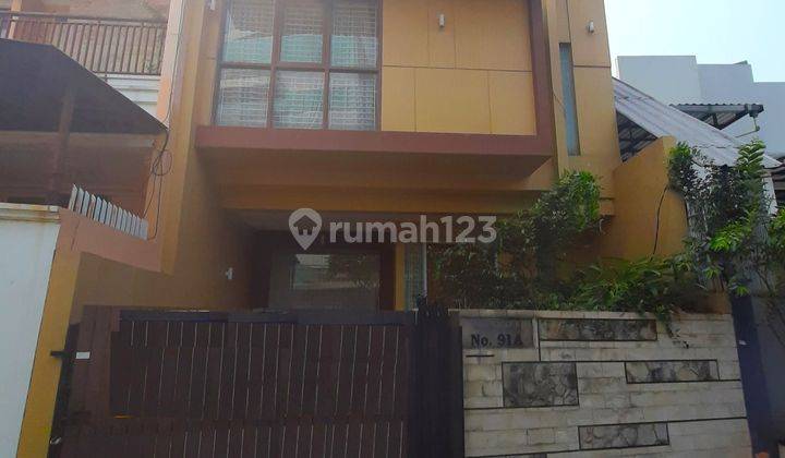 Rumah Tomang. 3 Lantai. 7x13. Jalan 2 Mobil. Siap Huni 2