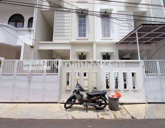 Rumah Tomang. 3 Lantai. 5x18. Jalan 2 Mobil. Siap Huni 1