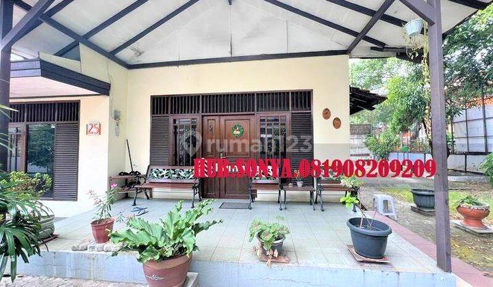 Rumah Hook Tomang. 20x26. Jalan Lebar 3 Mobil 1