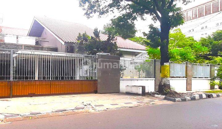 Rumah Tua Tomang. 20x45. Jalan Lebar 4 Mobil 1