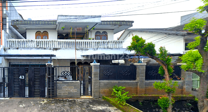 Rumah Hook Tanjung Duren. 2 Lantai. 15x18. Jalan Lebar 3 Mobil  1