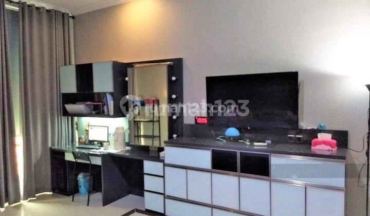 Rumah Tomang. 2.5 Lantai. 5X15. Jalan 2 Mobil. Siap Huni