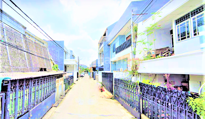 Rumah Tua. Green Vile. 2 Lantai. 7X19. Jalan 2 Mobil. 2