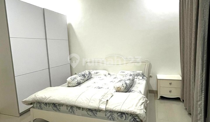 Rumah Tomang. 3 Lantai. 5X17. Jalan 2 Mobil. Semi Furnish. Siap Huni Rumah Tomang. 3 Lantai. 5X17. Jalan 2 Mobil. Semi Furnish. Siap Huni