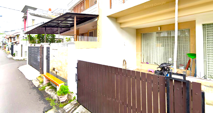 Tomang House. 3 Floors. 7x13. Two-car road. Move-in ready. 2