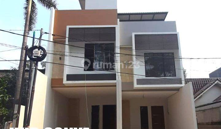 Rumah Baru Taman Ratu. 3 Lantai. 4.5x13. Jalan Lebar 4 Mobil 1