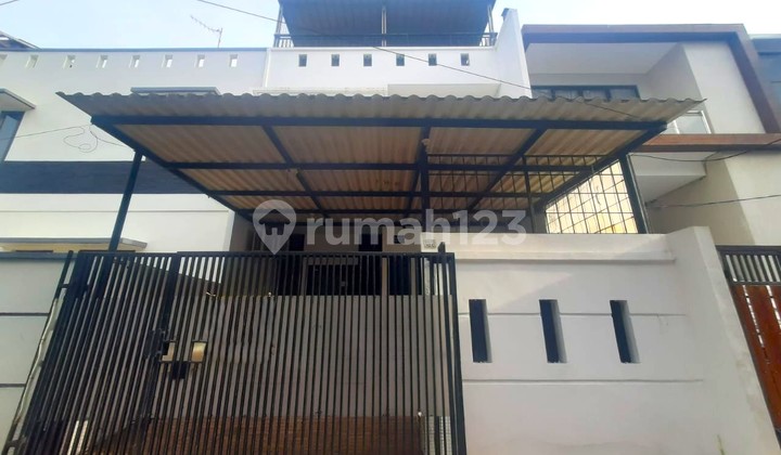 Rumah Green Vile. 3 Lantai. 6X15. Jalan 2 Mobil. Siap Huni Rumah Green Vile. 3 Lantai. 6X15. Jalan 2 Mobil. Siap Huni