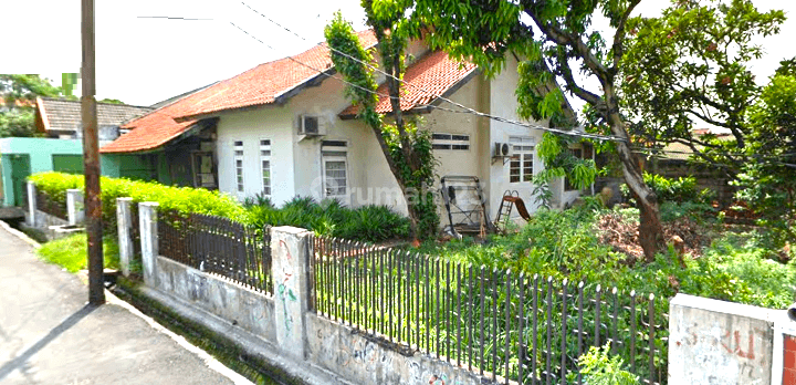 Rumah Tua Kebon Jeruk Binus. 30 x 17. Jalan 2 Mobil 1