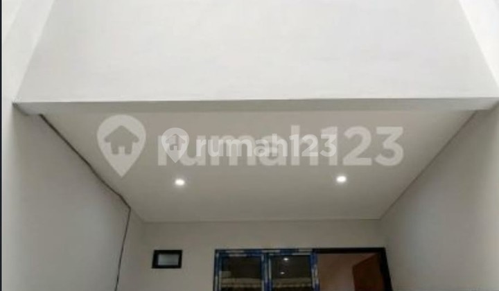 Rumah Baru. Tanjung Duren. 3 Lantai. 4X11. Masuk Mobil. Siap Huni
