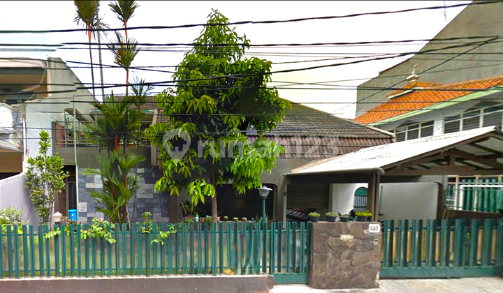 Rumah Hook. Tomang. 15X16. Jalan Raya 2 Mobil. Siap Huni