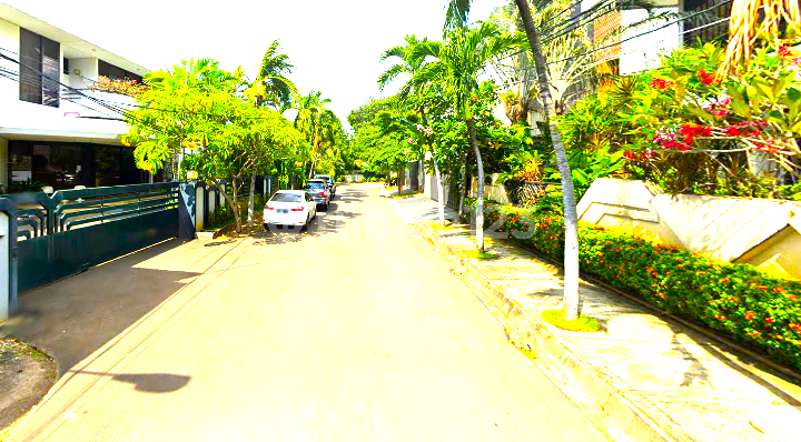 Tomang Land Plot. 11x30. Road Width for 3 Cars. Ready to Build. 2