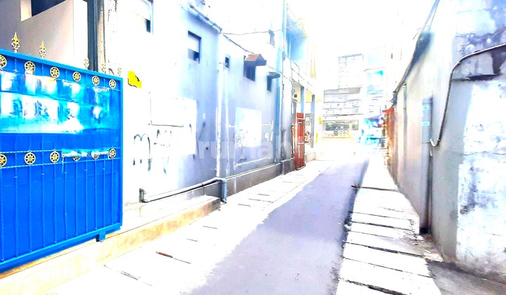 Tanjung Duren House. 2.5 Floors. 5X13. Car Access. Ready to Occupy. 2