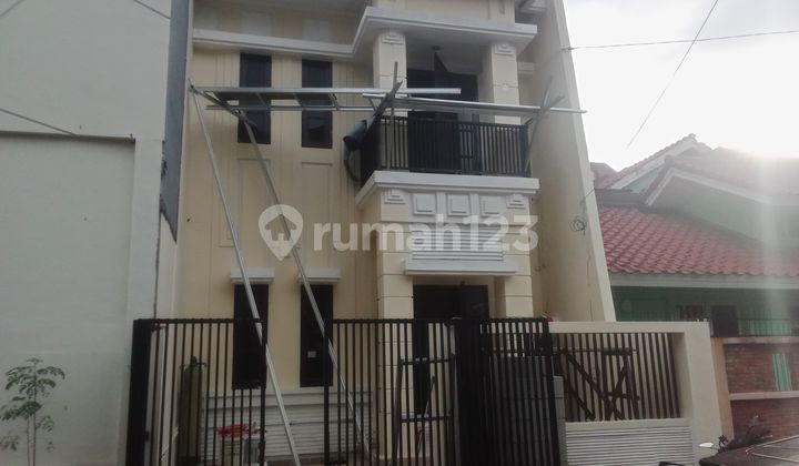 Rumah Citra Garden.v. 2.5 Lantai. 6X14. Jalan 2 Mobil. Siap Huni