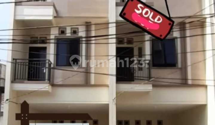 Rumah Baru. Tanjung Duren. 3 Lantai. 4X13. Masuk Mobil. Siap Huni