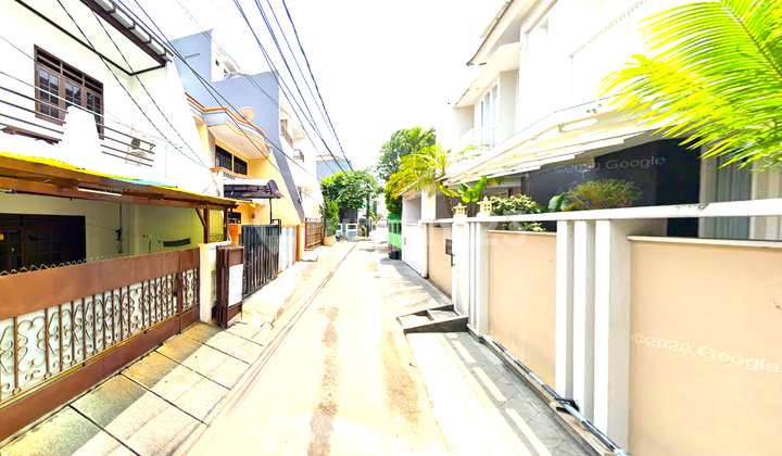 Rumah Tua. Tomang. 2 Lantai. 10x15. Jalan 2 Mobil. 2