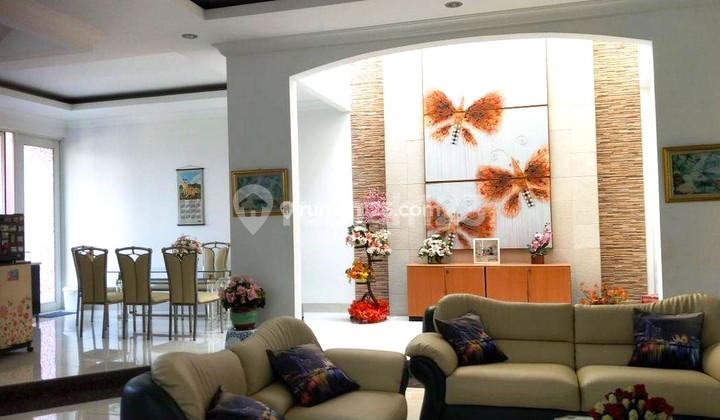 Rumah Hook Green Vile. 3 Lantai. 16X20. Jalan Lebar 3 Mobil. Siap Huni Rumah Hook Green Vile. 3 Lantai. 16X20. Jalan Lebar 3 Mobil. Siap Huni