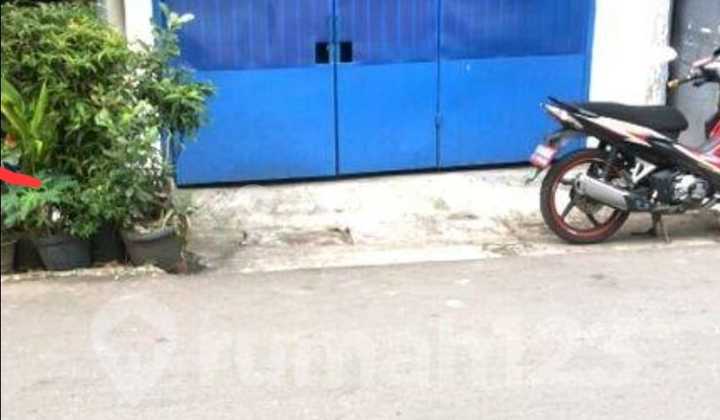 Rumah Tomang. 1.5 Lantai. 4x11. Jalan Lebar 3 Mobil. Siap Huni