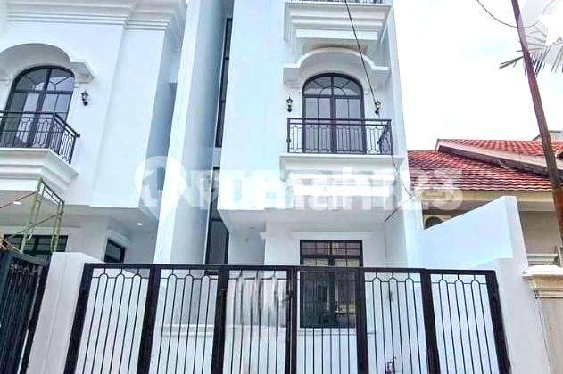 Rumah Baru Taman Ratu. 3 Lantai. 4x18. Jalan 2 Mobil 2