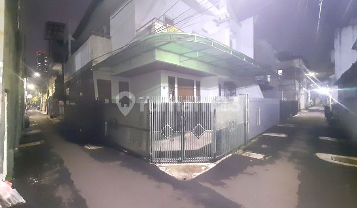 Rumah Hook. Tanjung Duren. 2.5 Lantai. 10X15. Masuk Mobil. Siap Huni 2