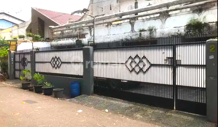 Rumah Tomang. 2 Lantai. 16x20. Jalan 2 Mobil. Siap Huni 1